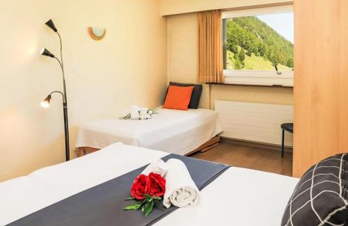 Noveli Apartamento | Apartment Rosablanche C54 by Interhome