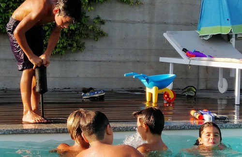 Aglientu Apartamento | Apartamento 'Rosmarino' con piscina compartida, jardín privado y aire acondicionado