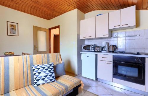 Valdebek Apartamento | Apartment Ruža 1 by Interhome