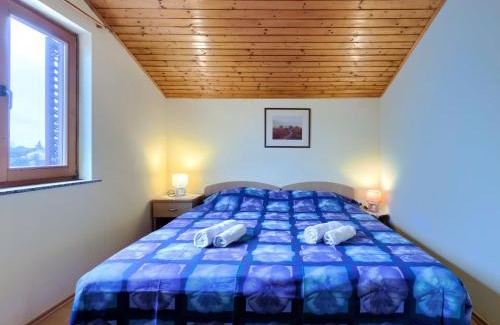 Valdebek Apartamento | Apartment Ruža 1 by Interhome