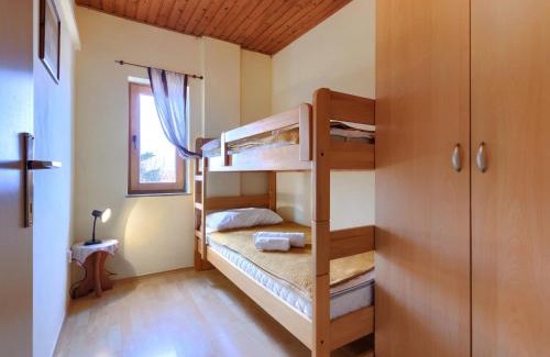 Valdebek Apartamento | Apartment Ruža 2 by Interhome