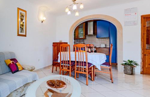 Cove Tri Zala (Zrnovo) Apartamento | Apartment Ružica