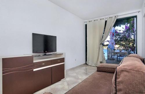 Pokrivenik Apartamento | Apartment Rubin-3 by Interhome