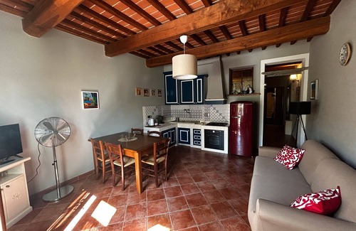 San Miniato Apartamento | Apartamento 'Rústico con Piscina' con Piscina Compartida, Jardín Privado y Wi-Fi