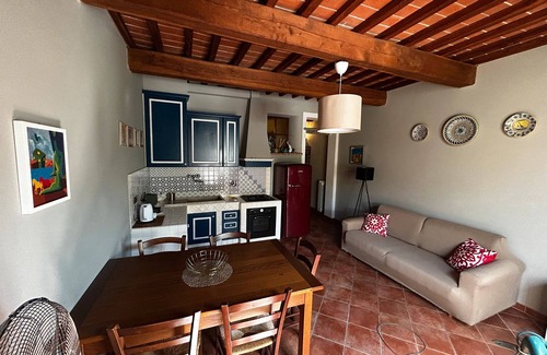 San Miniato Apartamento | Apartamento 'Rústico con Piscina' con Piscina Compartida, Jardín Privado y Wi-Fi