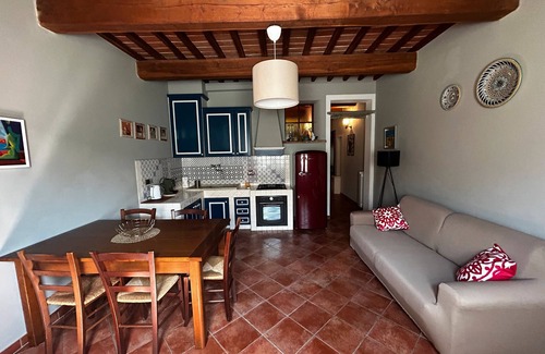 San Miniato Apartamento | Apartamento 'Rústico con Piscina' con Piscina Compartida, Jardín Privado y Wi-Fi