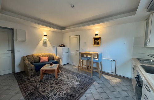 Neuhof Apartamento | Apartment 'Souterrain Nr 9' with Shared Garden and Wi-Fi