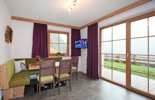 Runhof Apartamento | Apartment s' HimmelReich-2 by Interhome