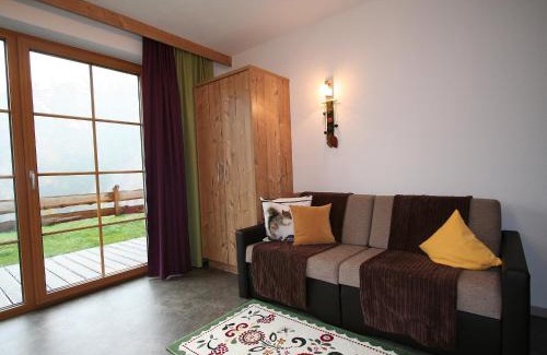 Runhof Apartamento | Apartment s' HimmelReich-2 by Interhome