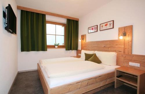 Runhof Apartamento | Apartment s' HimmelReich-2 by Interhome