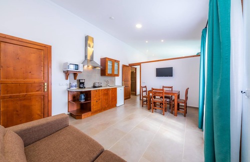 Ariany Apartamento | Apartamento 'S Hort Can Capità Estudio Balcón 8' cerca del mar con piscina compartida y Wi-Fi
