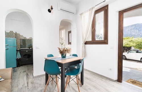 Irgoli Apartamento | Apartamento 'S' Istancu Vetzu' con vistas a la montaña, Wi-Fi y aire acondicionado