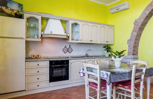 Magliano in Toscana Apartamento | Apartamento 'Stalla' con jardín compartido, Wi-Fi y aire acondicionado