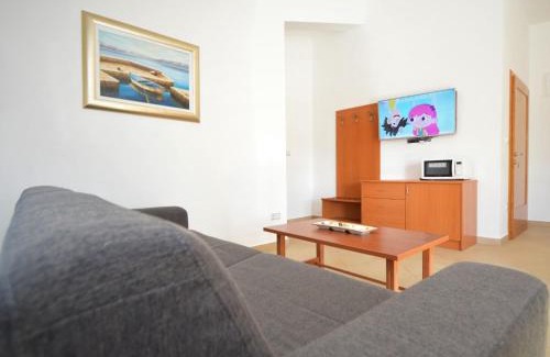 Pirovac Apartamento | Apartment Sablić-4 by Interhome