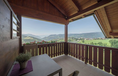 Fie allo Sciliar Apartamento | Apartamento 'Salbei' con vistas a la montaña, terraza privada y Wi-Fi