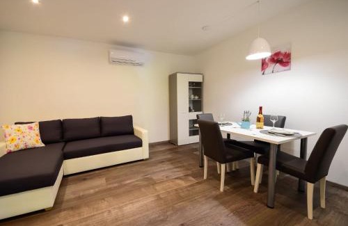 Rukavac Apartamento | Apartment Sandra by Interhome