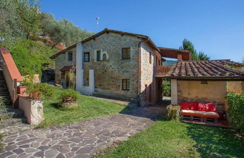 Pescia Apartamento | Apartment Santa Margherita-2 by Interhome