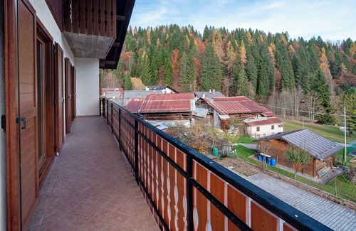 Pie Falcade Apartamento | Apartamento 'Sasedel' con vistas a la montaña, jardín compartido y balcón