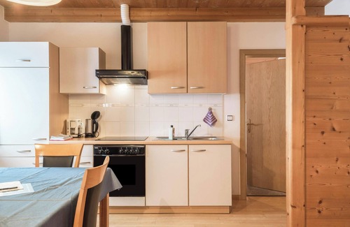 Castelrotto Apartamento | Apartamento "Sattelkammer" con vistas a la montaña, Wi-Fi y jardín