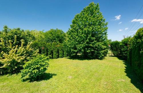 Balatonszemes Apartamento | Apartment Scarlett 1 by Interhome