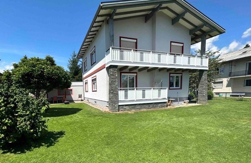 Spielberg Apartamento | Apartamento 'Schöne Ferienwohnung Im Murtal' con vistas a la montaña, terraza privada y Wi-Fi