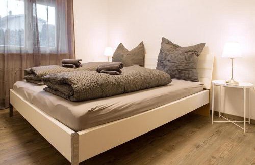 Mondsee Apartamento | Apartment Schafbergblick mit Balkon ID 8607747 und Apartment Himmelspforte mit Balkon ID 8607779