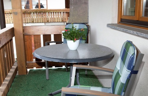 Glottertal Apartamento | Apartamento 'Scharbachhof' con vistas a la montaña, jardín compartido y Wi-Fi