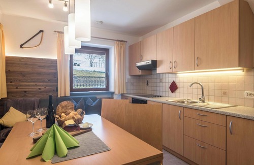 Castelrotto Apartamento | Apartamento 'Schildberghof Santner' con vistas a la montaña, balcón y Wi-Fi