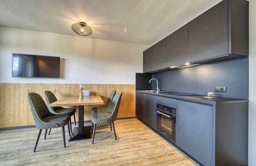 Nova Ponente Apartamento | Apartamento "Schlossberg Rosengarten" con vistas a la montaña, sauna finlandesa privada y jardín