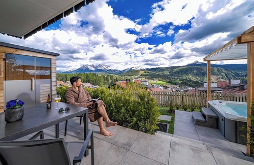 Nova Ponente Apartamento | Apartamento "Schlossberg Rosengarten" con vistas a la montaña, sauna finlandesa privada y jardín