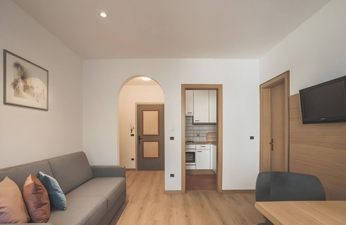 Silandro Apartamento | Apartamento 'Schnatzhof Typ A3' con vistas a la montaña, piscina compartida y Wi-Fi