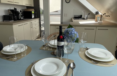Oberkirch Apartamento | Apartamento 'Schwarzwald-Wellness byHannes' con vistas a la montaña, Wi-Fi y aire acondicionado