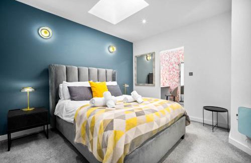 Birmingham Apartamento | Apartment - Secure Parking - Gated Development - Near JQ & Birmingham City Centre - Top Rated - Flower Wall - 12SH