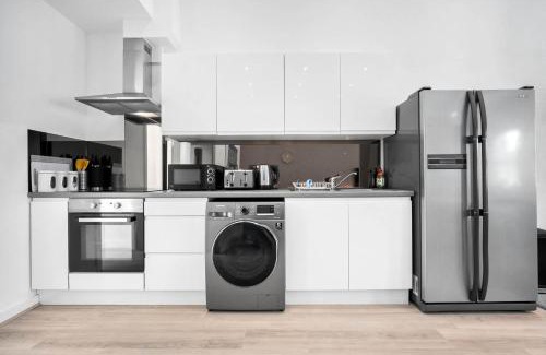 Birmingham Apartamento | Apartment - Secure Parking - Gated Development - Near JQ & Birmingham City Centre - Top Rated - Flower Wall - 12SH