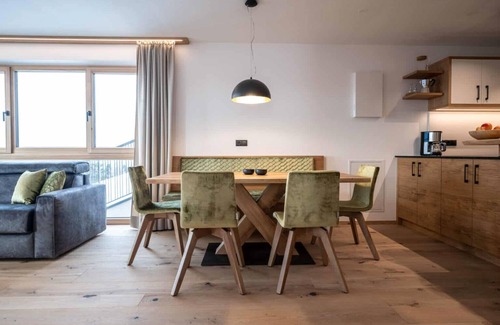 Aldino Apartamento | Apartamento 'Serenum' con vistas a la montaña, balcón y wifi