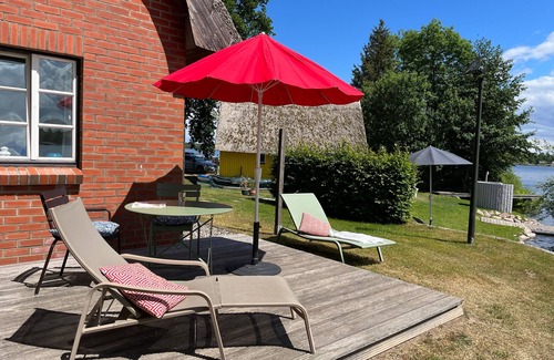 Krakow am See Apartamento | Apartment Serrahn directly at the lake *garden *terrace*dog - Serrahn