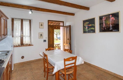 Massa Marittima Apartamento | Apartamento 'Simone' con piscina y jardín compartidos