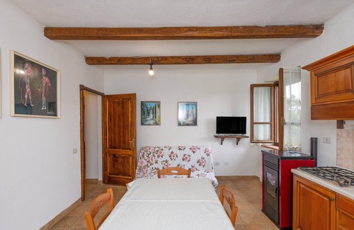 Massa Marittima Apartamento | Apartamento 'Simone' con piscina y jardín compartidos