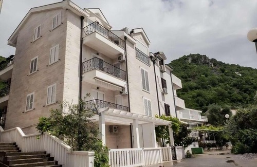 Sveti Stefan Apartamento | Apartment Skada
