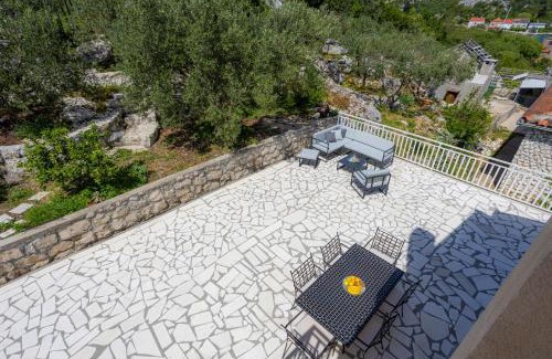 Ploce Apartamento | Apartment Skalin - Modern Comfort with a Local Touch