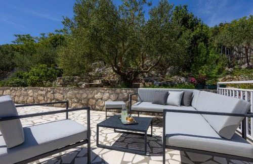 Ploce Apartamento | Apartment Skalin - Modern Comfort with a Local Touch