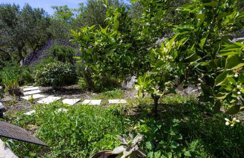 Ploce Apartamento | Apartment Skalin - Modern Comfort with a Local Touch