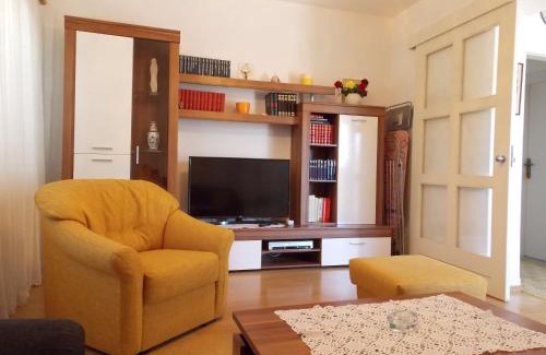 Njivice Apartamento | Apartment Sladić