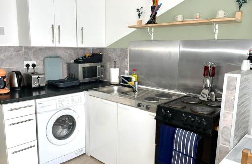 Chadwell Apartamento | Apartment - Sleeps 2 - Parking - Station Close