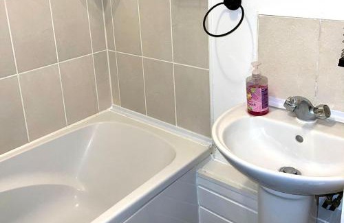 Chadwell Apartamento | Apartment - Sleeps 2 - Parking - Station Close