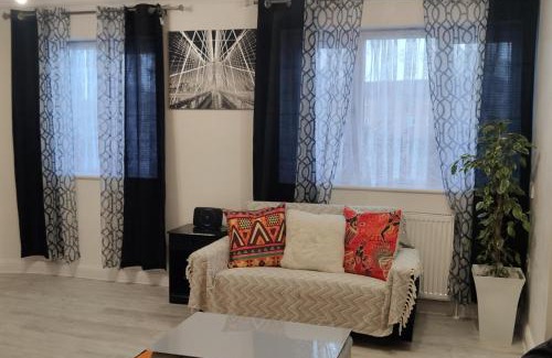 Alibon Apartamento | Apartment - Sleeps 4 - Balcony - Parking