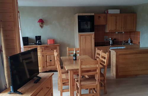 Montchavin Apartamento | Apartment sleeps 6 on the slopes and close to shops !!!