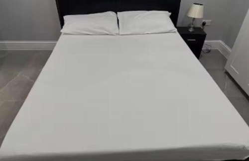 North End Apartamento | Apartment-Sleeps3-Parking-Internet
