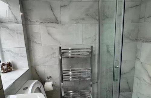 North End Apartamento | Apartment-Sleeps3-Parking-Internet