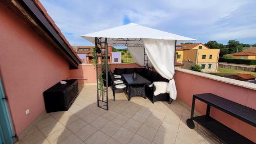 Gedici Apartamento | Apartment Sofia with Roof Terrace and Sea View in Gedici